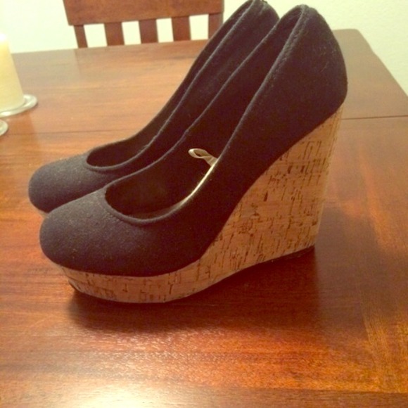 Black Cork Wedges!