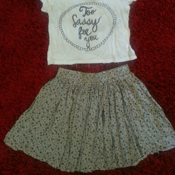 Trade! Bundle Floral 2 skirts + shirt