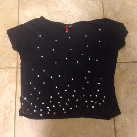 EMBELLISHED GRAY TOP