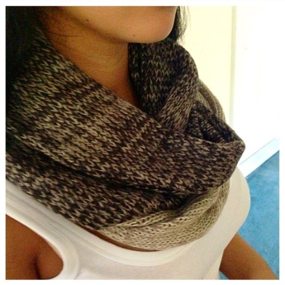 ❗maroon or navy❗ Knit Infinity Cowl Circle Scarf - Picture 2 of 2