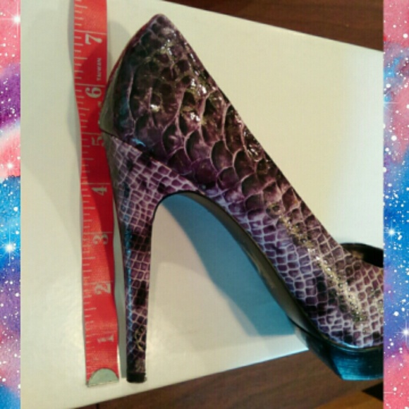 Purple Faux Snakeskin Platform Pumps - Picture 4 of 4