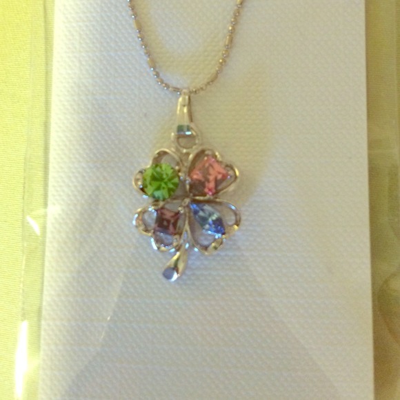 Four-leaf clover jeweled necklace. NEW!