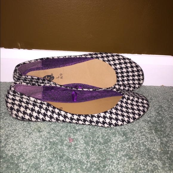 Houndstooth Flats