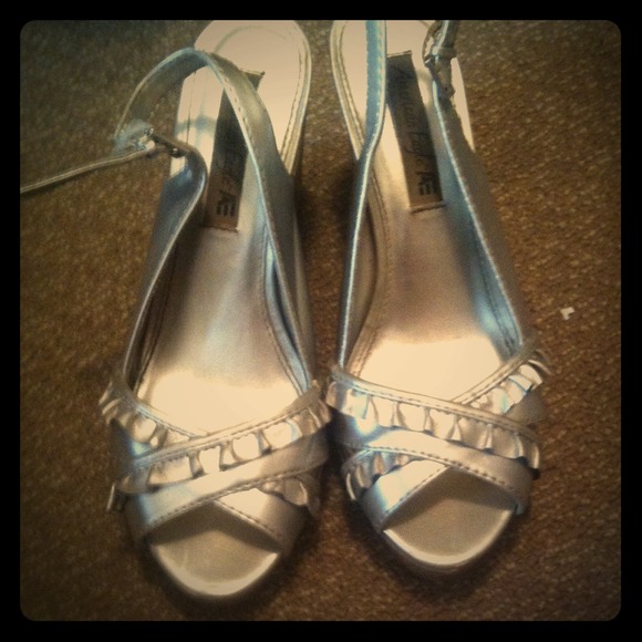 Silver and tan wedge