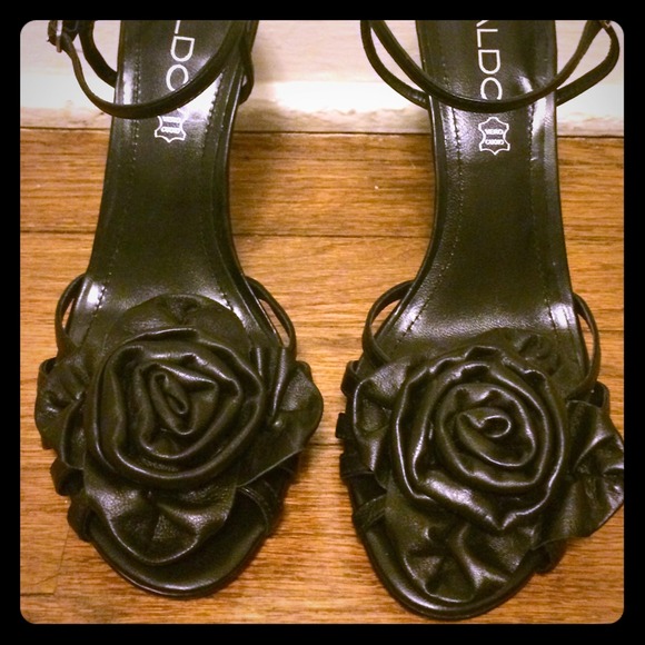 LABOR DAY CLEARANCE!! Black flower heel