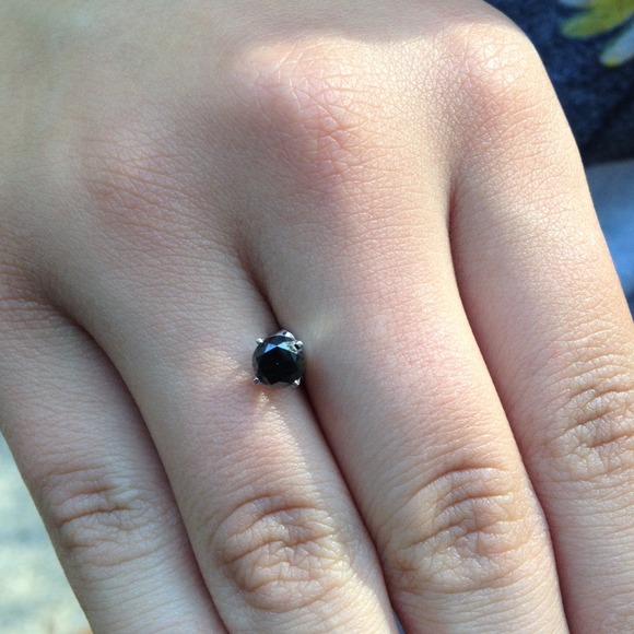 14kt white gold 2ct black diamond studs. - Picture 2 of 2