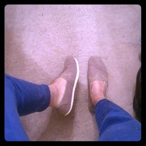 Army green inspired toms