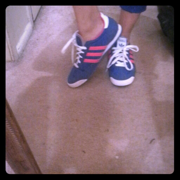 Adidas dragon tennis shoes