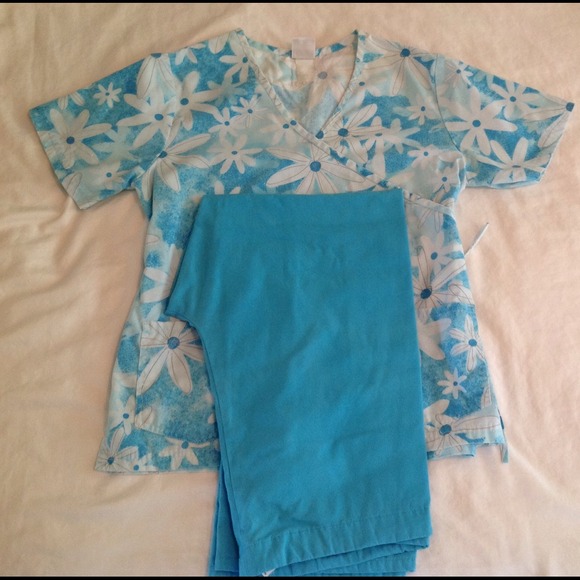 Bundled 6 sets of Scrubs for jenyeydy