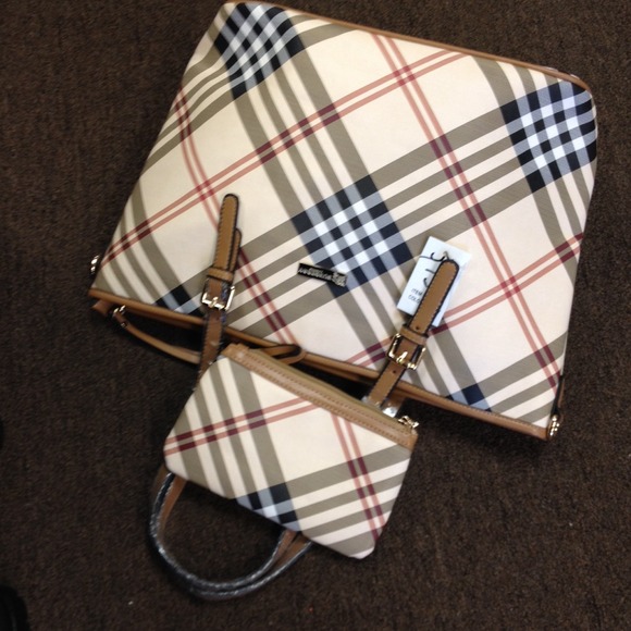 Burbury handbag Final price $99price