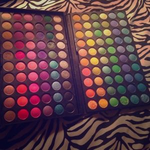 120 Eye Shadows Palette (BH Cosmetics)