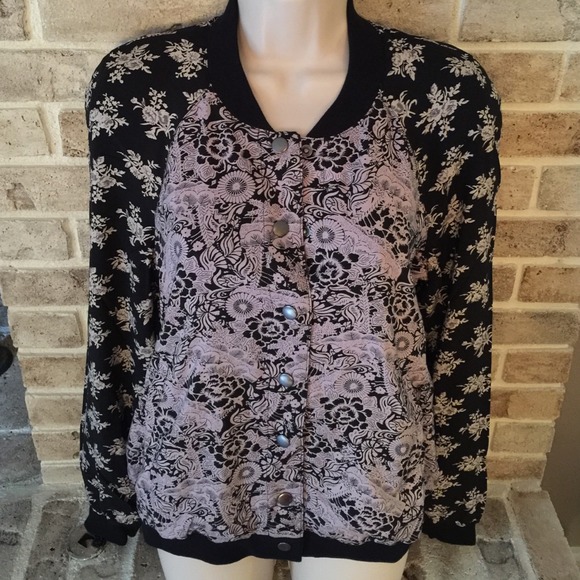 •• s o l d •• Free People baseball jacket - Picture 2 of 4