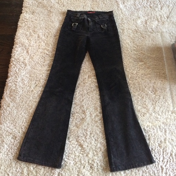 Mim pants, mean look!