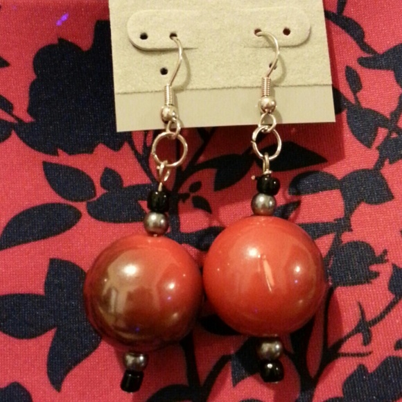 Red balls earrings
