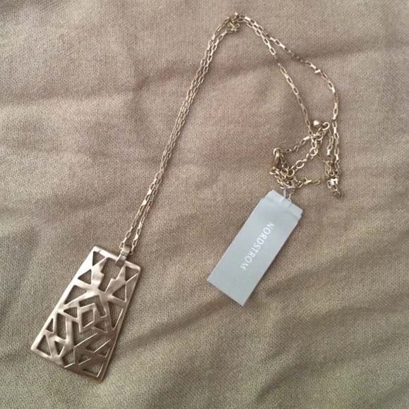 Gold graphic necklace