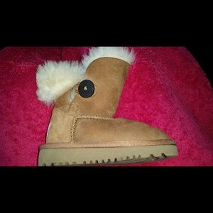 Ugg toddler boots