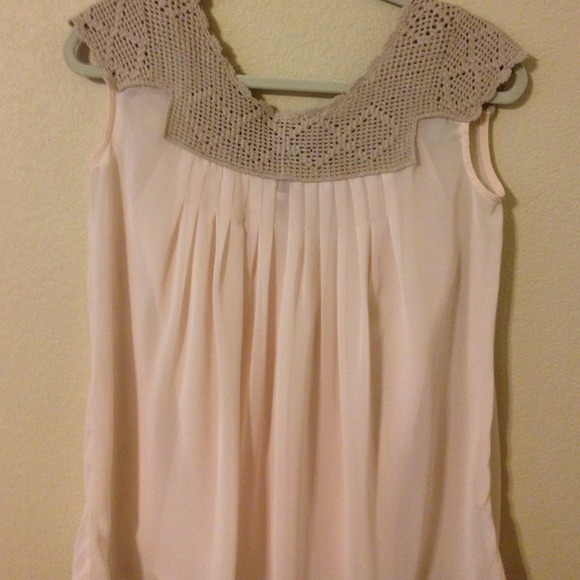 Sleeveless flowy top