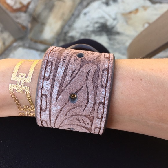 🌟Host pick!!!!! 🌟Leather belt bracelet! - Picture 3 of 4