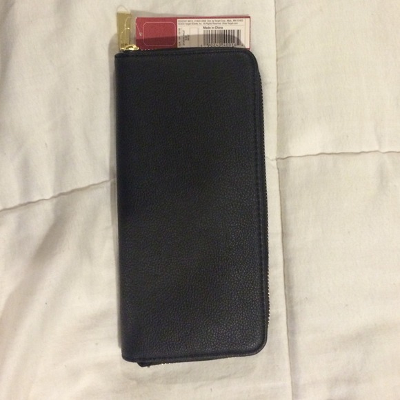 SOLD!!!!! 🔴Brand new wallet