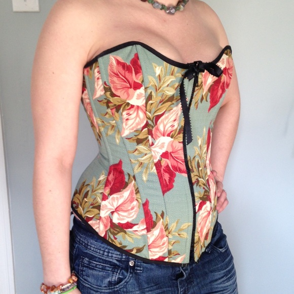 Hawaiian Print Corset - Picture 2 of 4