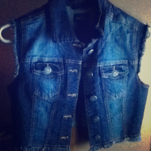 Medium Jean vest!!