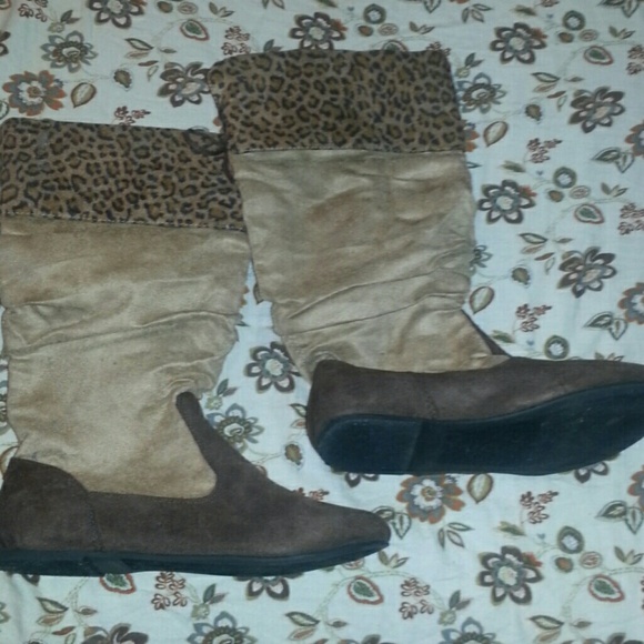 Leopard print tan and brown boots