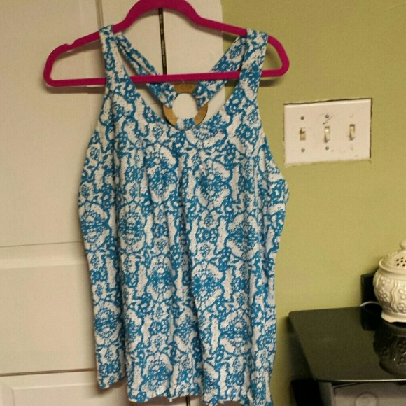 Blue and white top