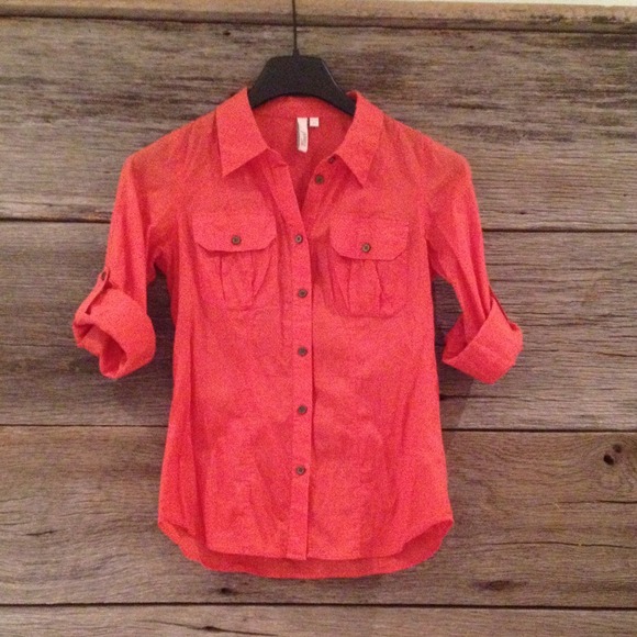 Fossil 3/4 Sleeve Button Down Top