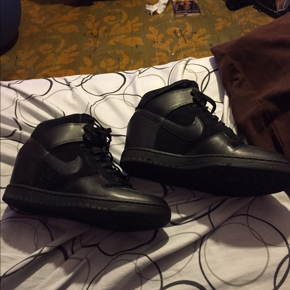 Nike all black wedge