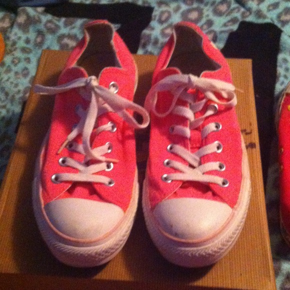Hot pink cupcake converse