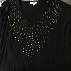 💋Black v neck studded tee