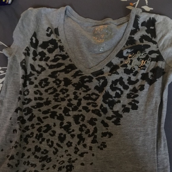 V neck tee - Picture 1 of 1