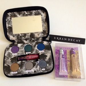 🆕 Urban Decay Dangerous Palette & Primer Potions