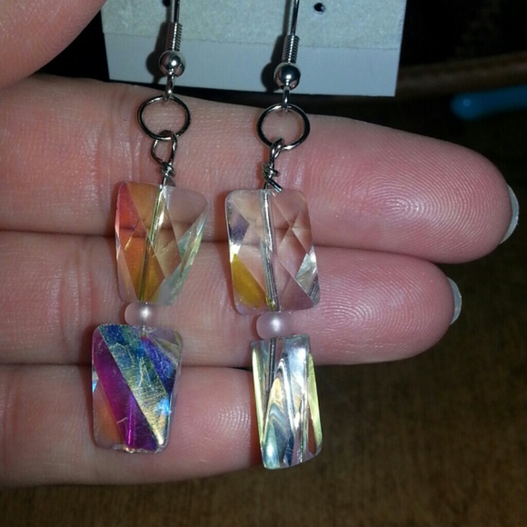tone earrings