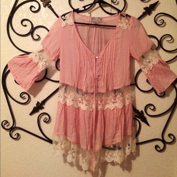New Pink & white lace vintage style blouse