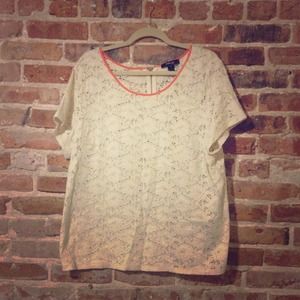 ⬇️⬇️Ivory lace top