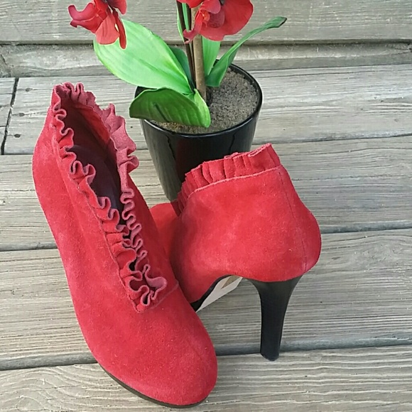 N.Y.L.A. Shoes - 🔥Sexy Red Suede Ruffled Slip On Booties Heels 🔥