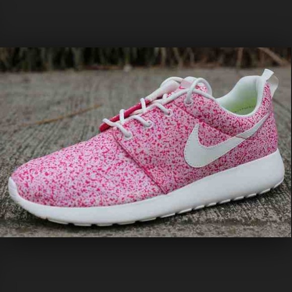 ROSHE RUNS