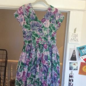Vintage floral dress size 8