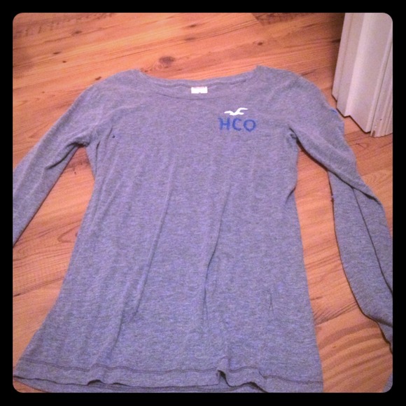 Long sleeve grey Hollister shirt