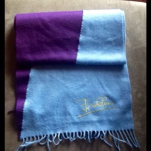 BEAUTIFUL EMILO PUCCI 100% CASHMERE SCARF