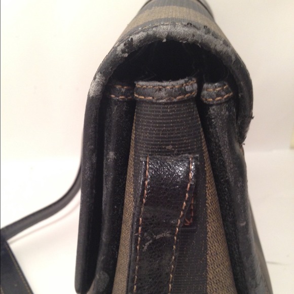 More pictures of Fendi Cross body