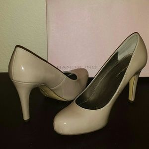 Bandolino nude heels