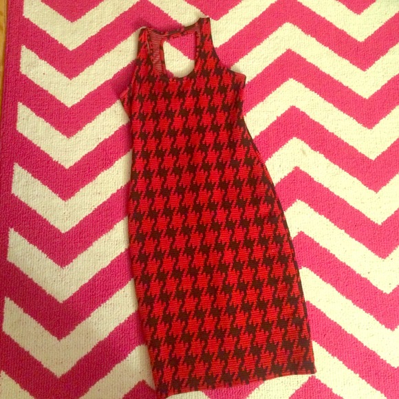 Red/black houndstooth dress
