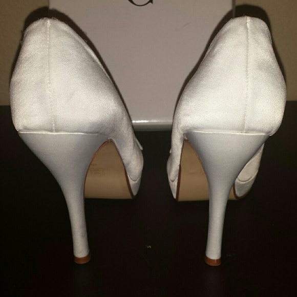Caparros Ivory Heels - Picture 2 of 4