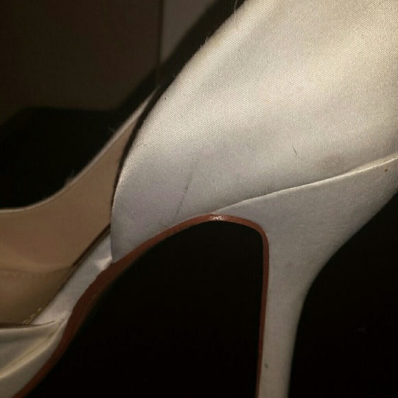 Caparros Ivory Heels - Picture 3 of 4