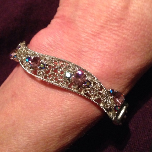 ANTIQUE SILVER PLATED AB PURPLE CRYSTALS BRACELET - Picture 1 of 4