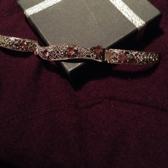ANTIQUE SILVER PLATED AB PURPLE CRYSTALS BRACELET - Picture 2 of 4