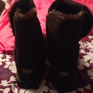 Never worn uggs!