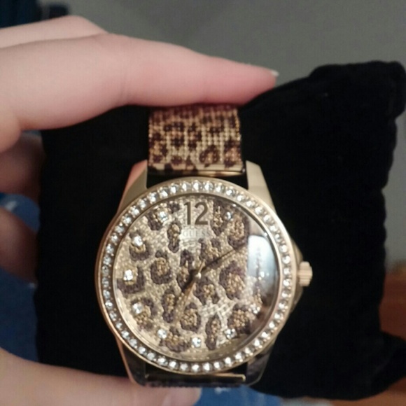 Gold leopard guess watch main image 4